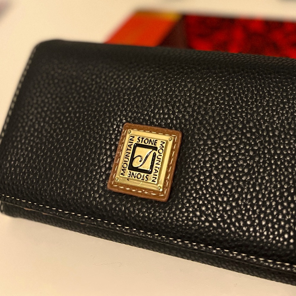 STONE MOUNTAIN LEATHER WALLET